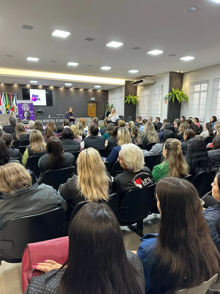 Câmara de Vereadores lotada:  Comunidade prestigiou o lançamento oficial da Campanha Agosto Lilás