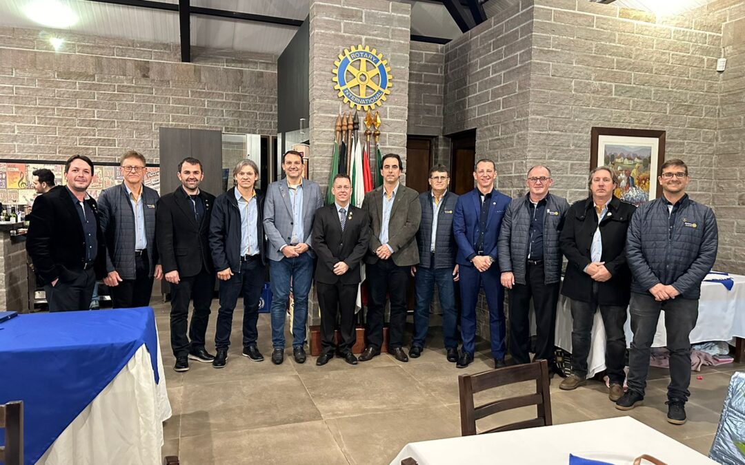 Novo Conselho Diretor do Rotary Club de Ibirubá Toma Posse em Evento Festivo