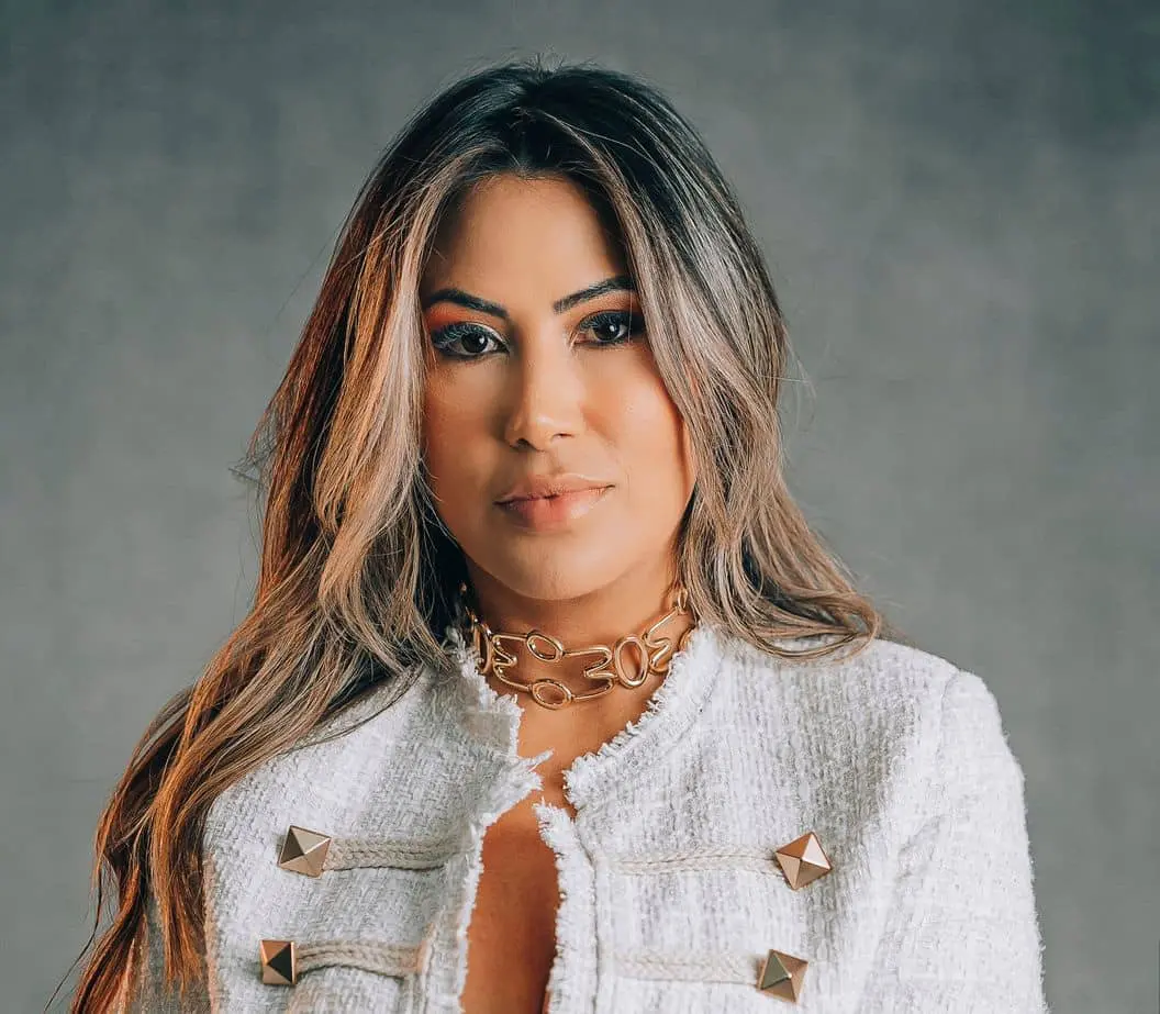 Pâmela Alvares: Revolucionando o Bronzeamento na Nossa Região