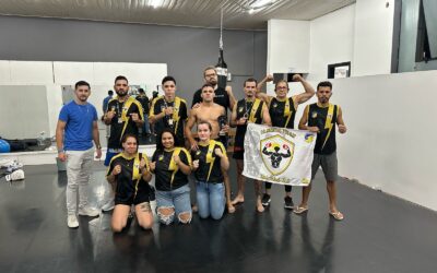 Atletas de Ibirubá conquistam cinco títulos no JVT Fight Night em Caxias do Sul