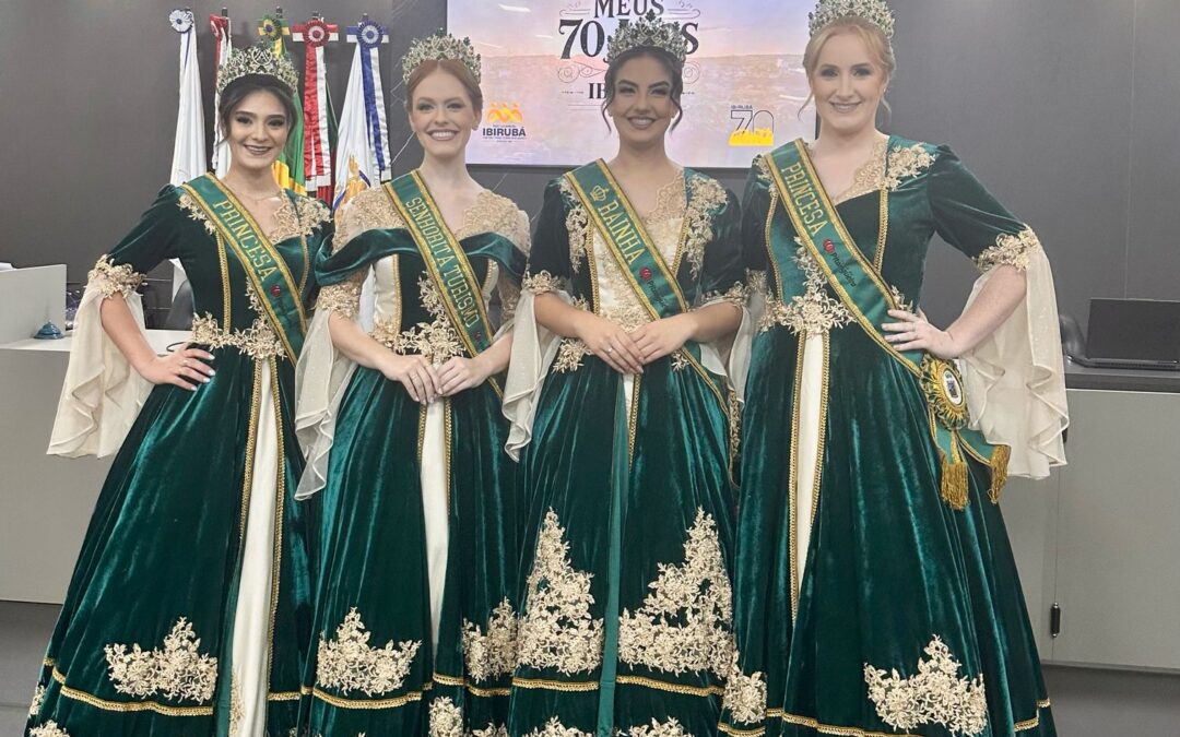 Rainhas de Ibirubá Apresentam Novos Trajes Durante Lançamento do Selo Comemorativo dos 70 Anos do Município