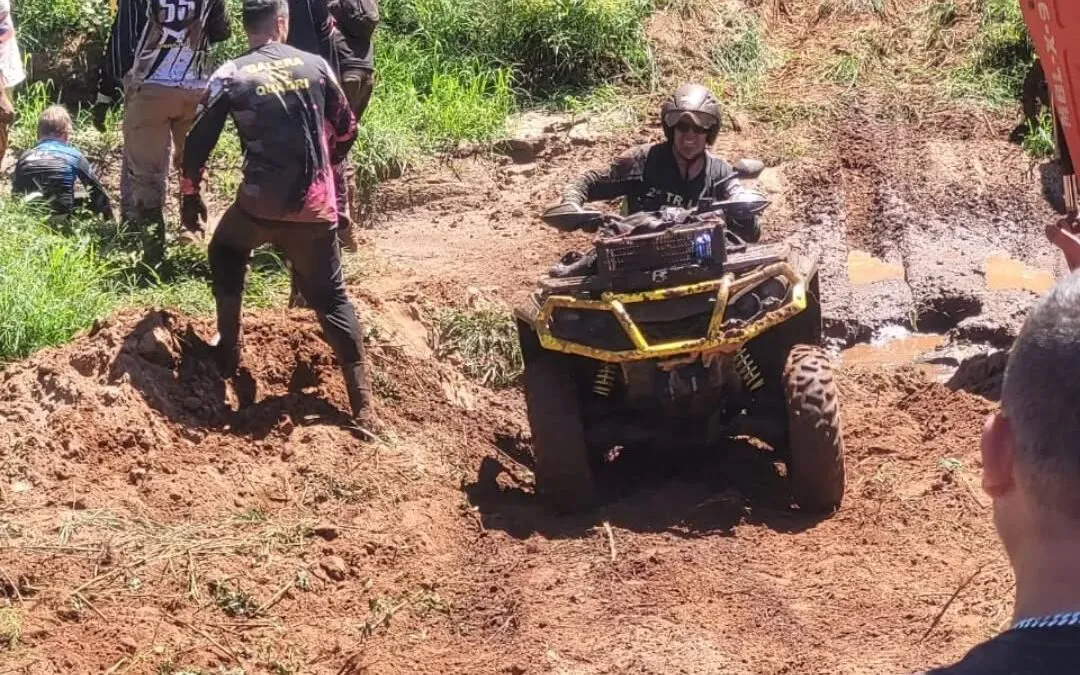 Encontro Off Road reúne dezenas de participantes em Quinze de Novembro