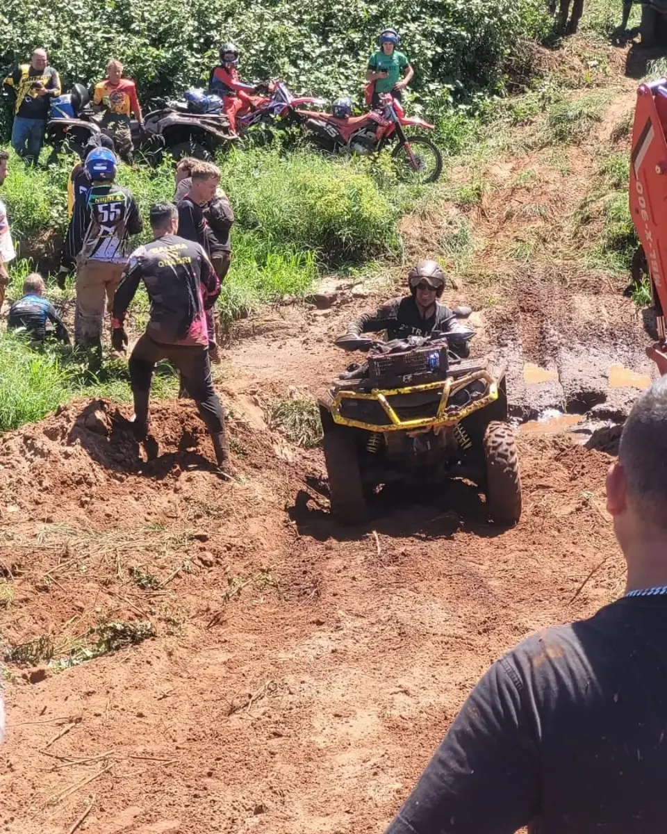 Encontro Off Road reúne dezenas de participantes em Quinze de Novembro
