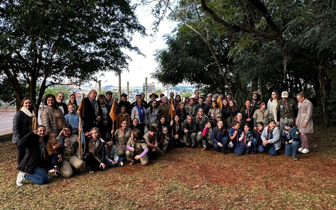 Grupo de Escoteiros Pitangueira do Mato dá início às comemorações dos 30 anos com cerimônia marcada por homenagens e emoção