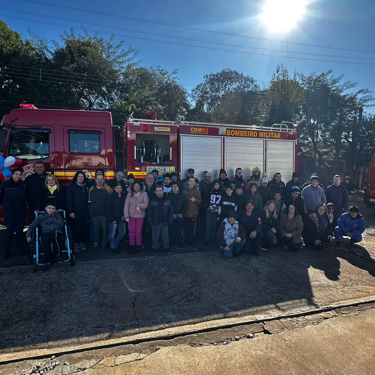 Bombeiros realizam ação educativa na APAE durante Semana da Prevenção