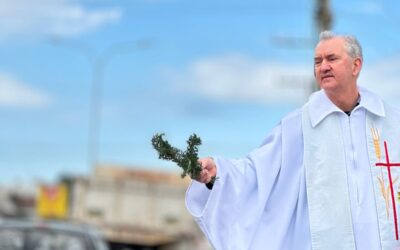 Desfile do Colono e Motorista abre 8ª Volksfest em Quinze de Novembro