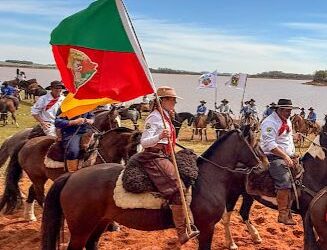 A força feminina no tradicionalismo: Brenda Winsch, a jovem cavaleira de Quinze de Novembro