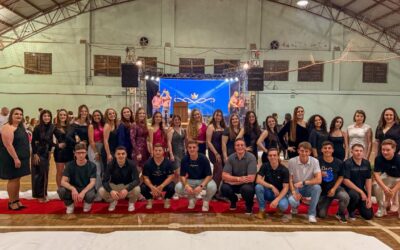 Escola Menino Deus realiza 33ª edição do Baile do Terceirão com escolha da nova Corte Estudantil