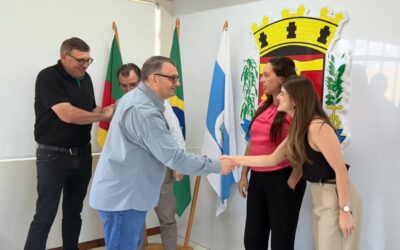 Nova empresa assume coleta de lixo após mais de um mês de problemas em Quinze de Novembro