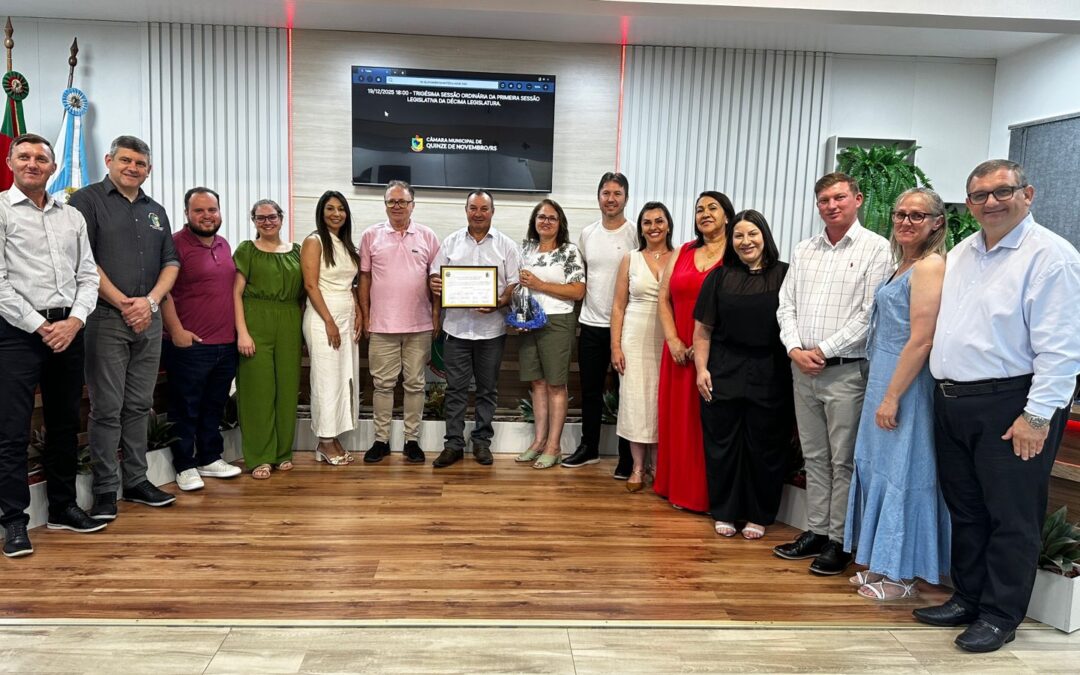 Servidor público Adenilson Luiz Filimberti recebe homenagem na Câmara de Vereadores de Quinze de Novembro