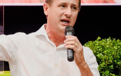 Clair Tomé Kuhn deixa função no governo e anuncia pré-candidatura pelo MDB