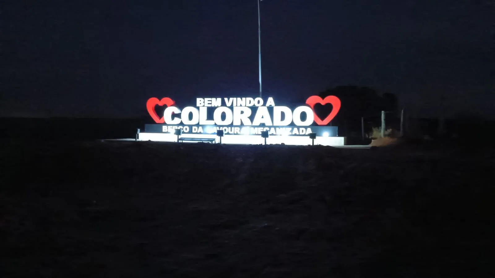 Entrada de Colorado pela RS-285 recebe novo portal e iluminação especial